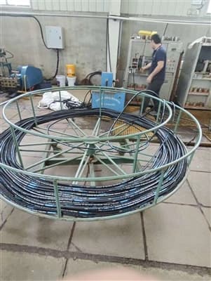 AUGSTSPRIEDEJA GUMIJAS ŠŪTENES UN PIESLĒGUMI NOSŪTĪTI UZ VIETNAMU